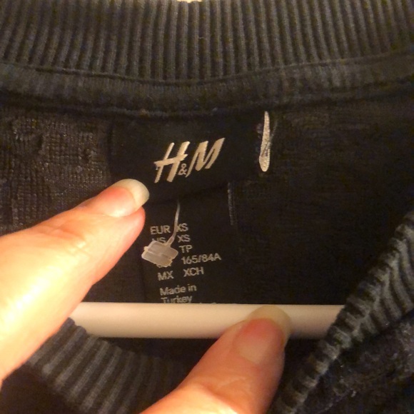 Textured H&M sweater size extra small - Picture 2 of 3
